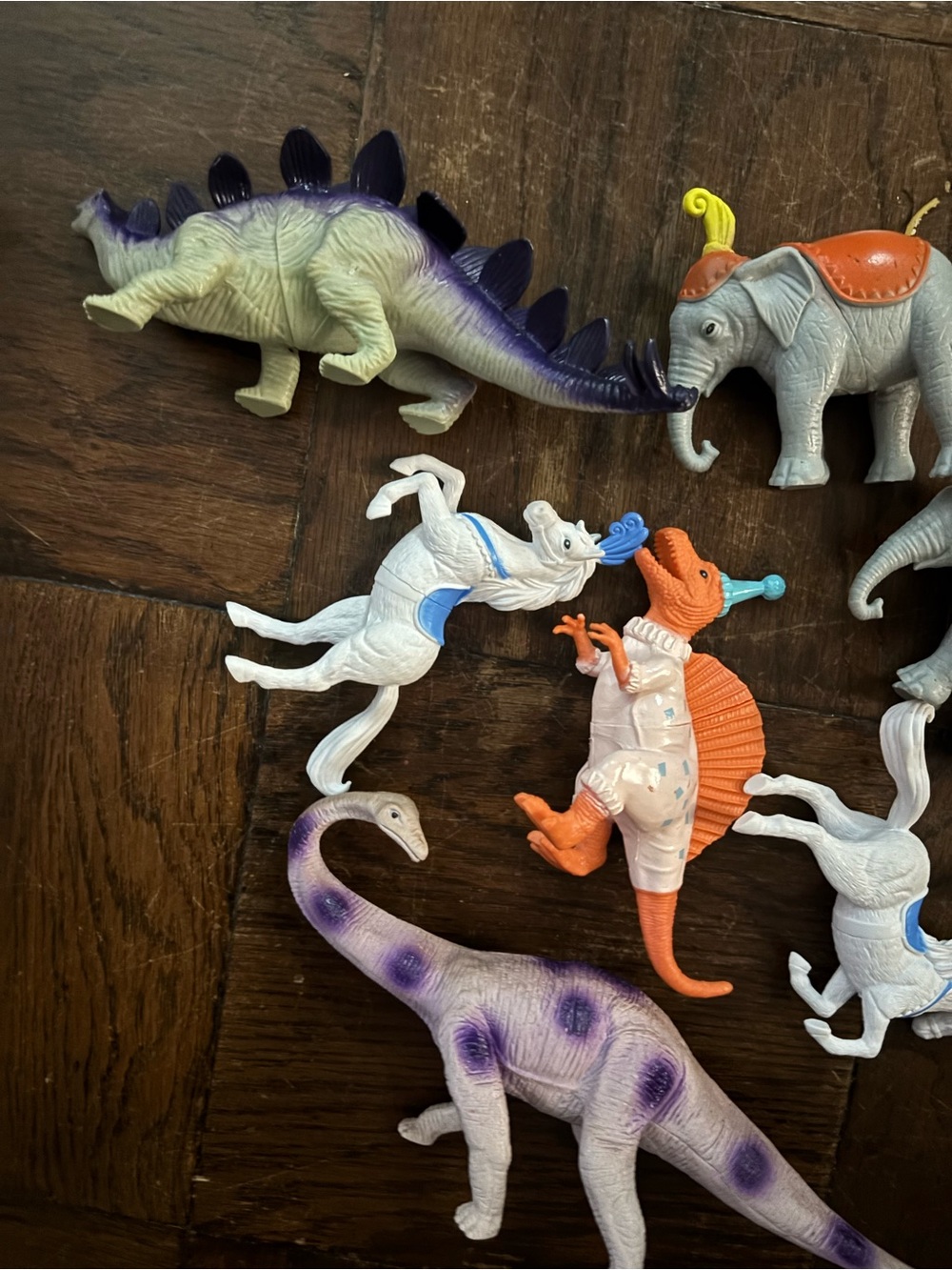 Vintage Circus Animal Figure Lot Elephants Horses Lion Dinosaurs Toys - Picture 6 of 6